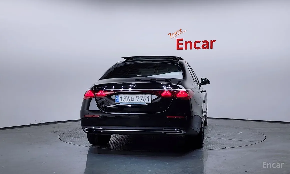 Фото 4 - Mercedes-Benz E-Class