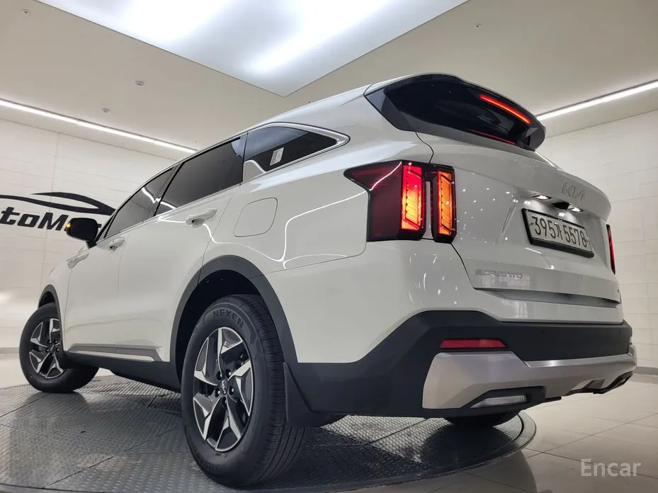 Фото 2 - Kia Sorento