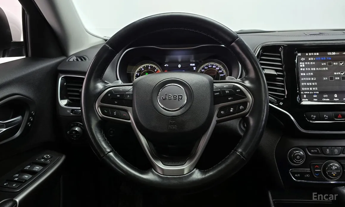 Фото 13 - Jeep Cherokee