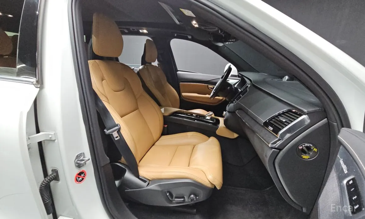 Фото 11 - Volvo XC90