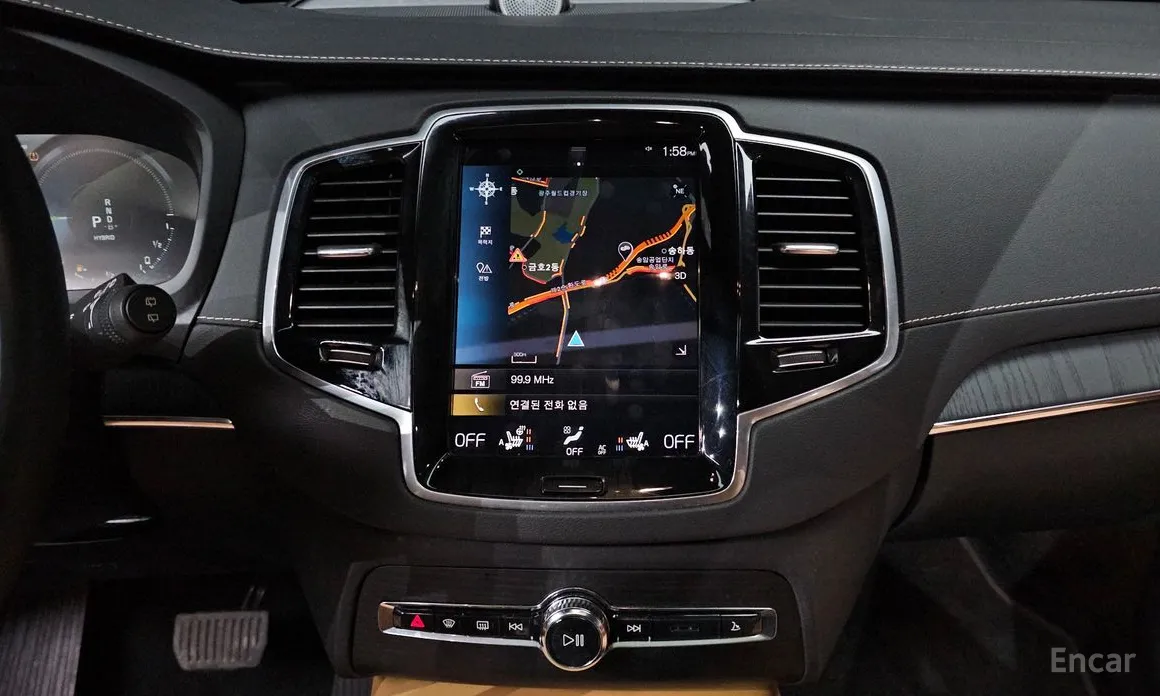 Фото 14 - Volvo XC90