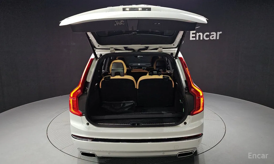 Фото 20 - Volvo XC90