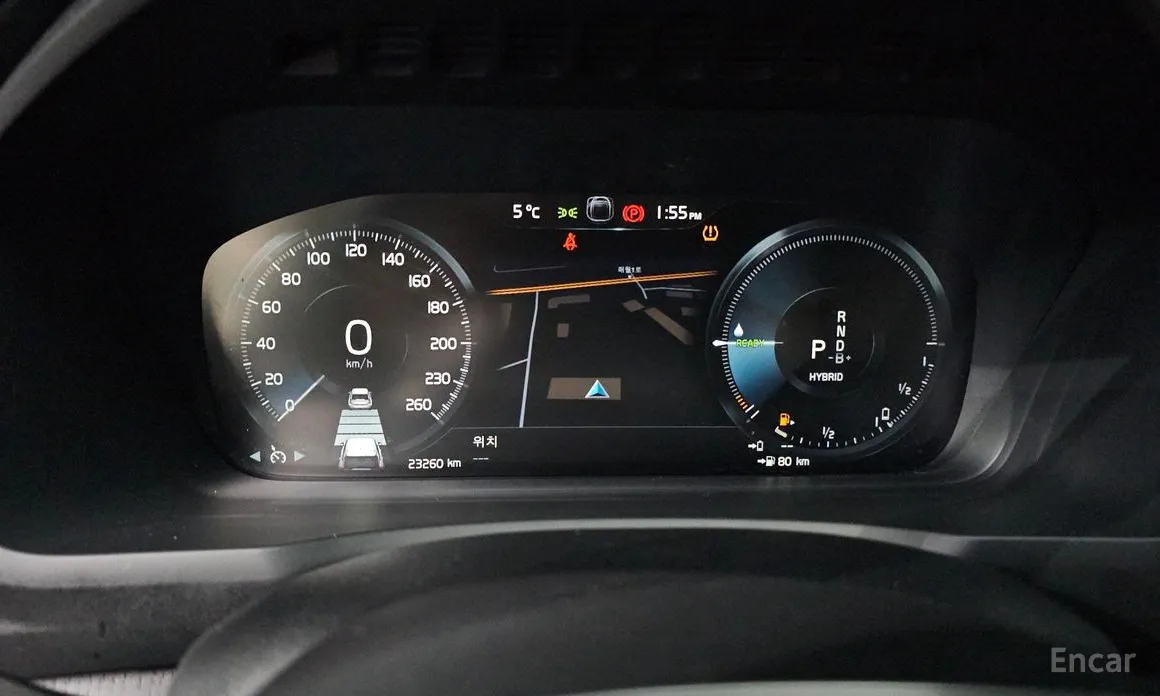 Фото 8 - Volvo XC90