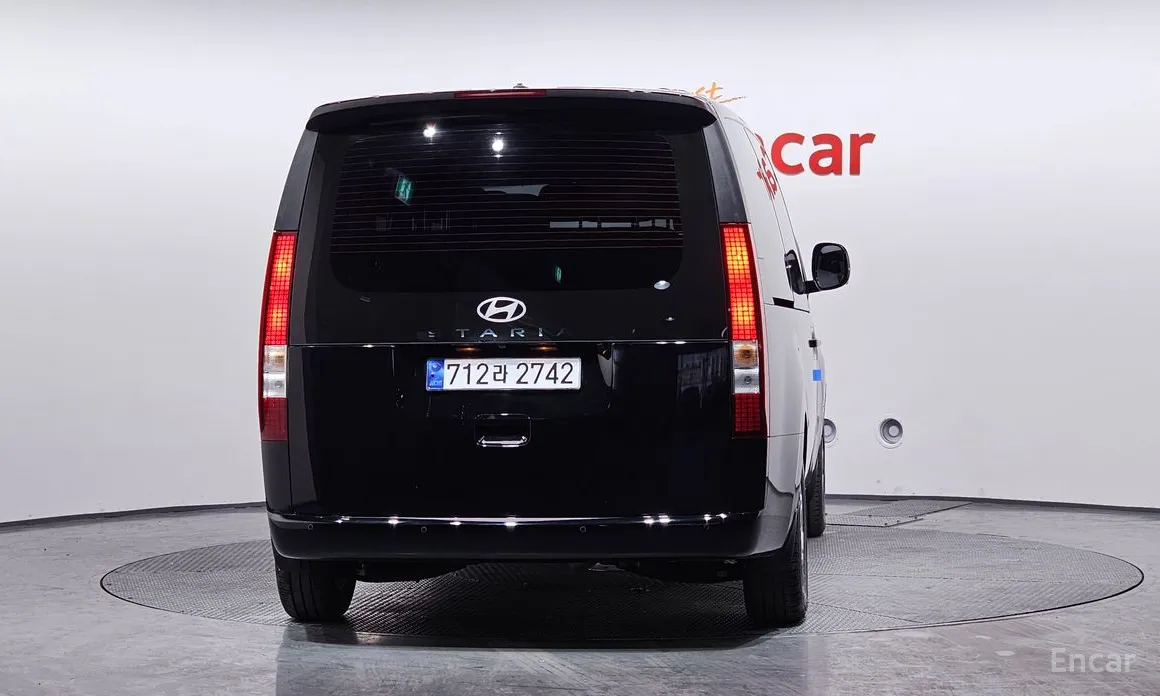 Фото 4 - Hyundai Staria