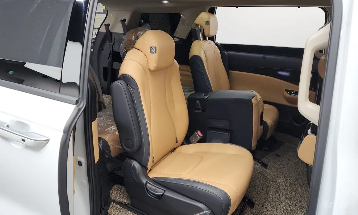 Фото 12 - Kia Carnival