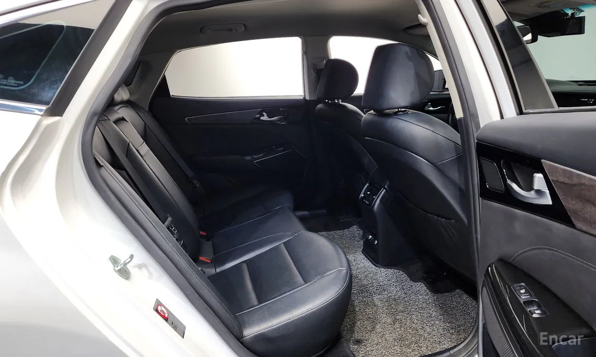 Фото 12 - Kia K7