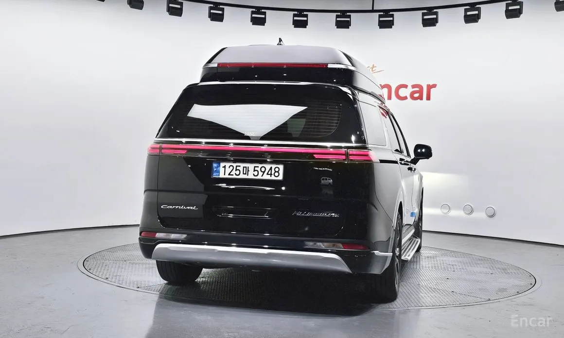 Фото 4 - Kia Carnival