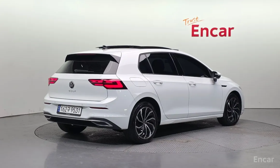 Фото 2 - Volkswagen Golf