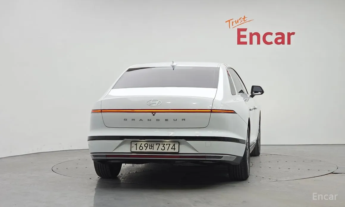 Фото 4 - Hyundai Grandeur