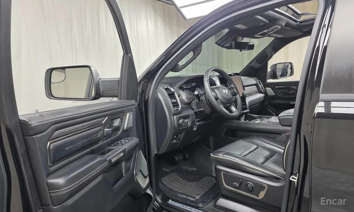 Фото 13 - Dodge Ram Pickup