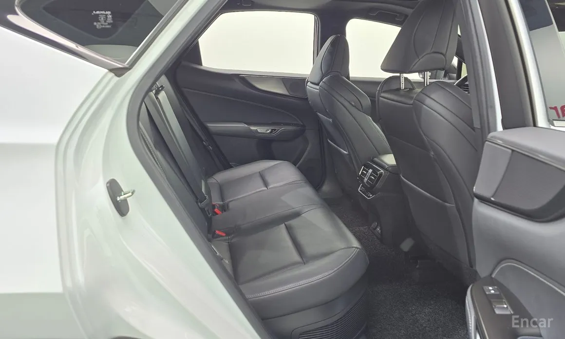 Фото 12 - Lexus NX