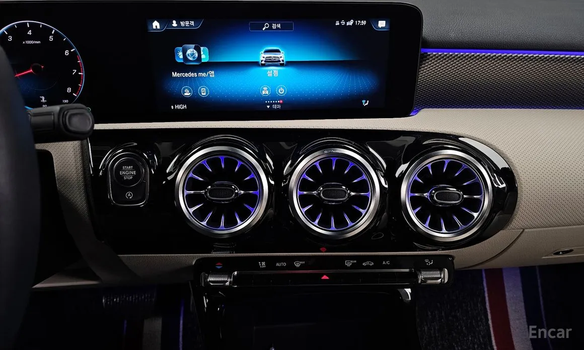 Фото 14 - Mercedes-Benz A-Class