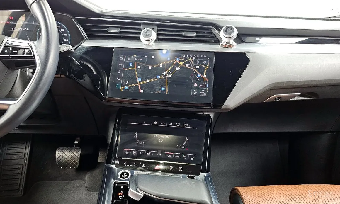 Фото 14 - Audi e-tron