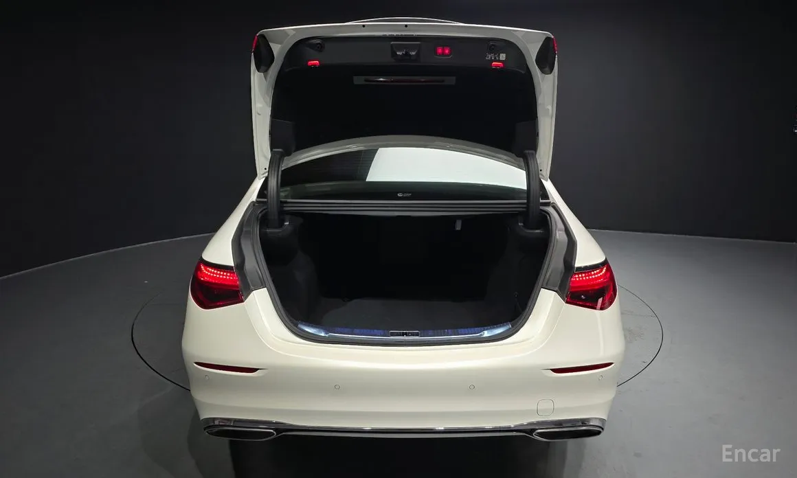 Фото 20 - Mercedes-Benz S-Class