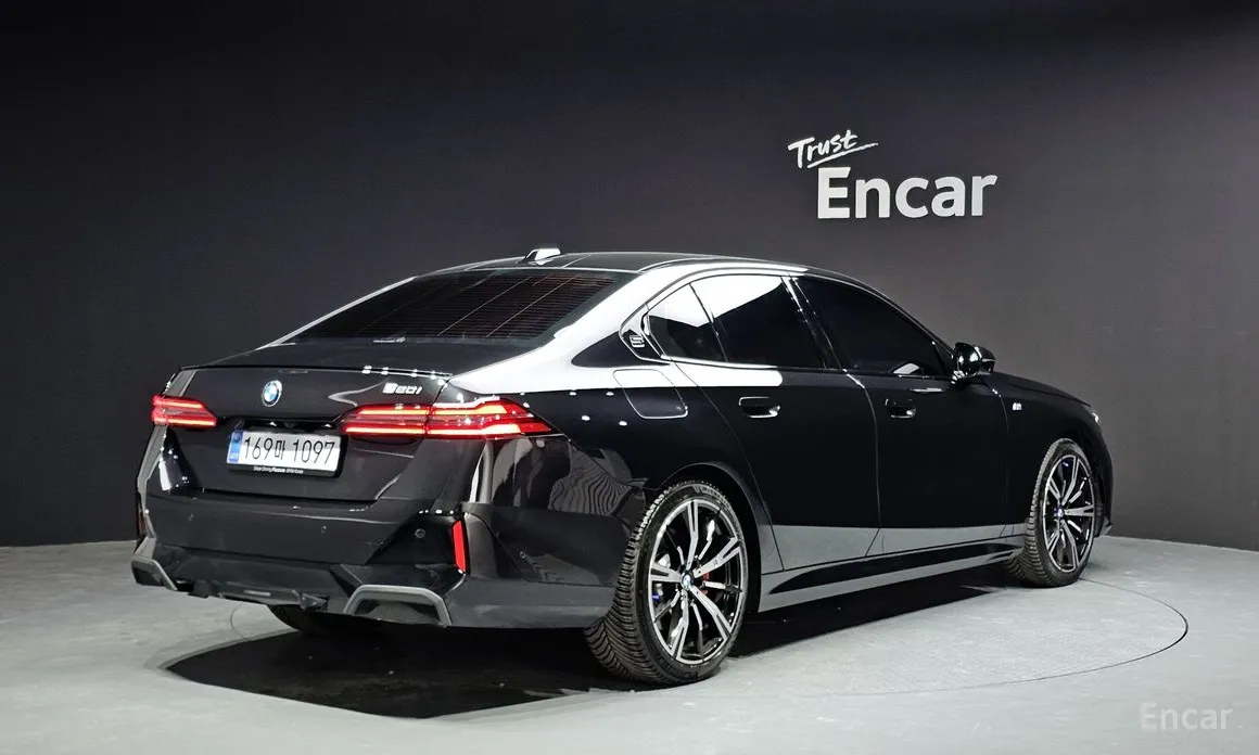 Фото 2 - BMW 5 Series