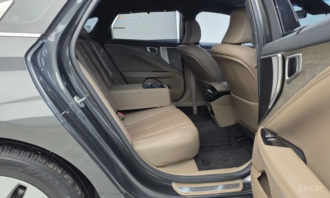 Фото 12 - Kia K8