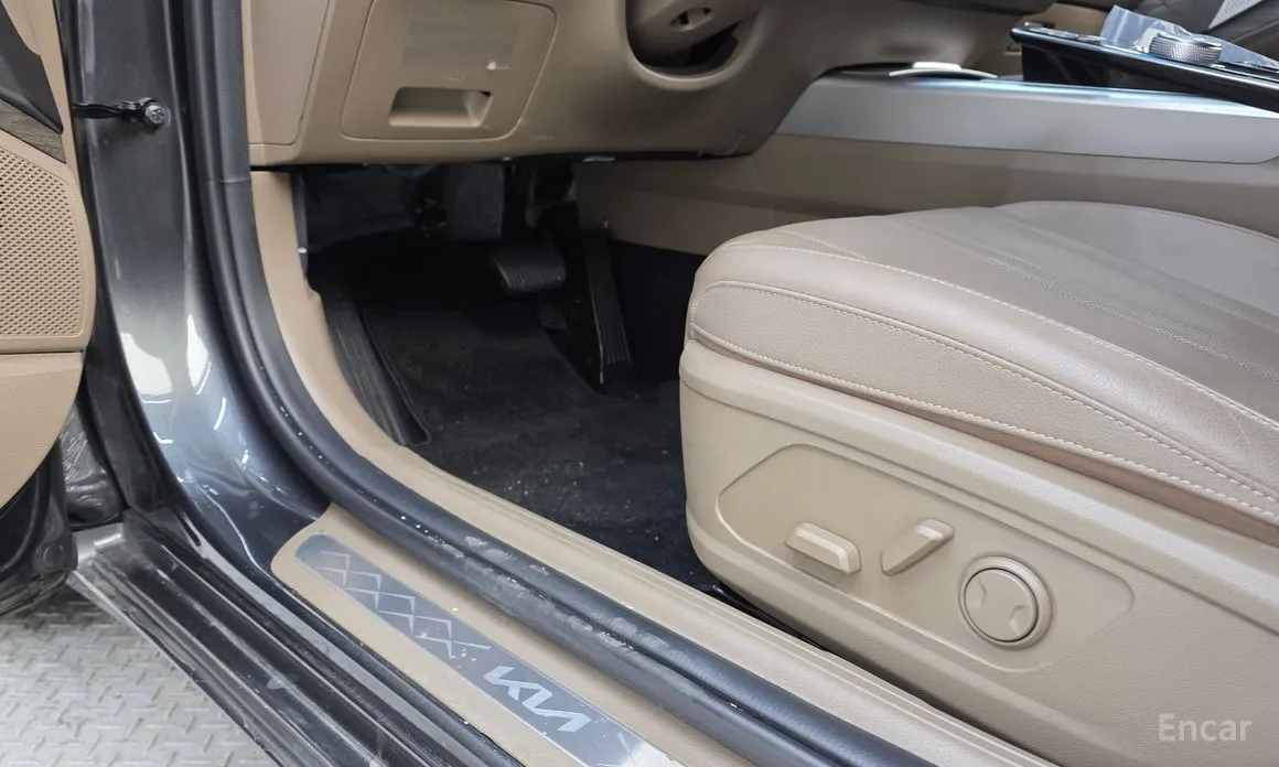 Фото 17 - Kia K8