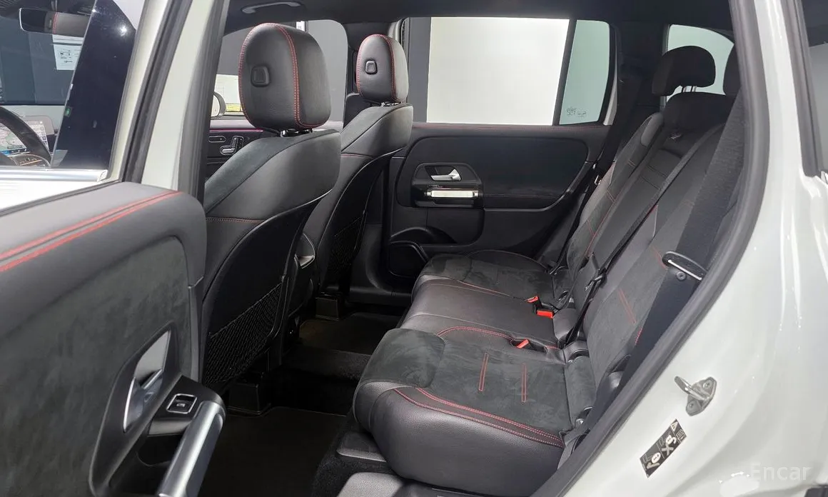 Фото 13 - Mercedes-Benz GLB-Class