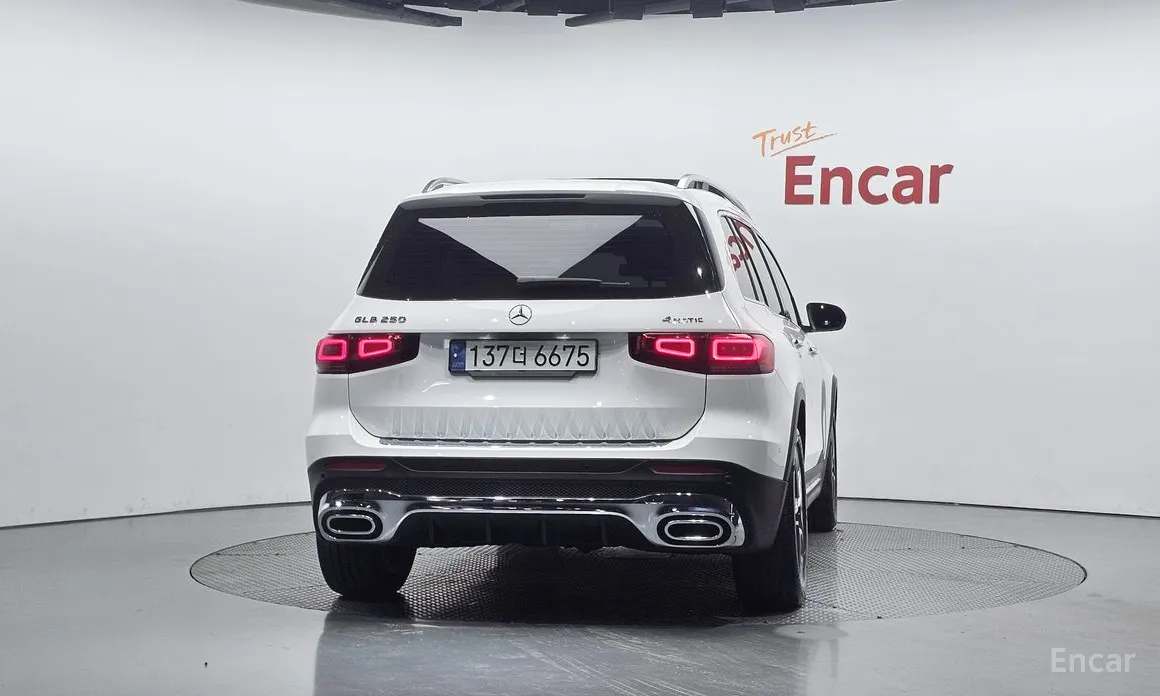 Фото 4 - Mercedes-Benz GLB-Class