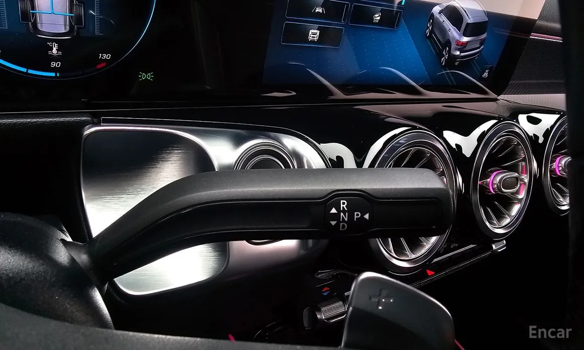 Фото 9 - Mercedes-Benz GLB-Class