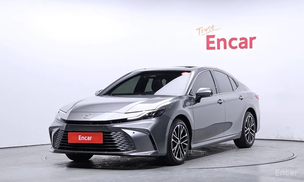 Фото 1 - Toyota Camry