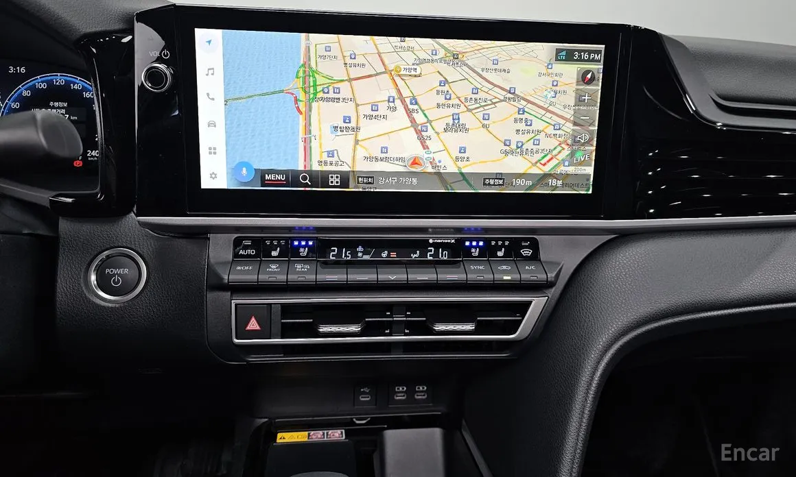 Фото 14 - Toyota Camry