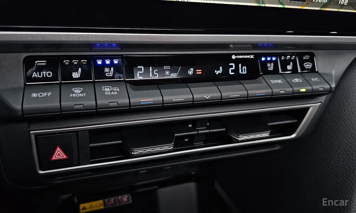 Фото 17 - Toyota Camry