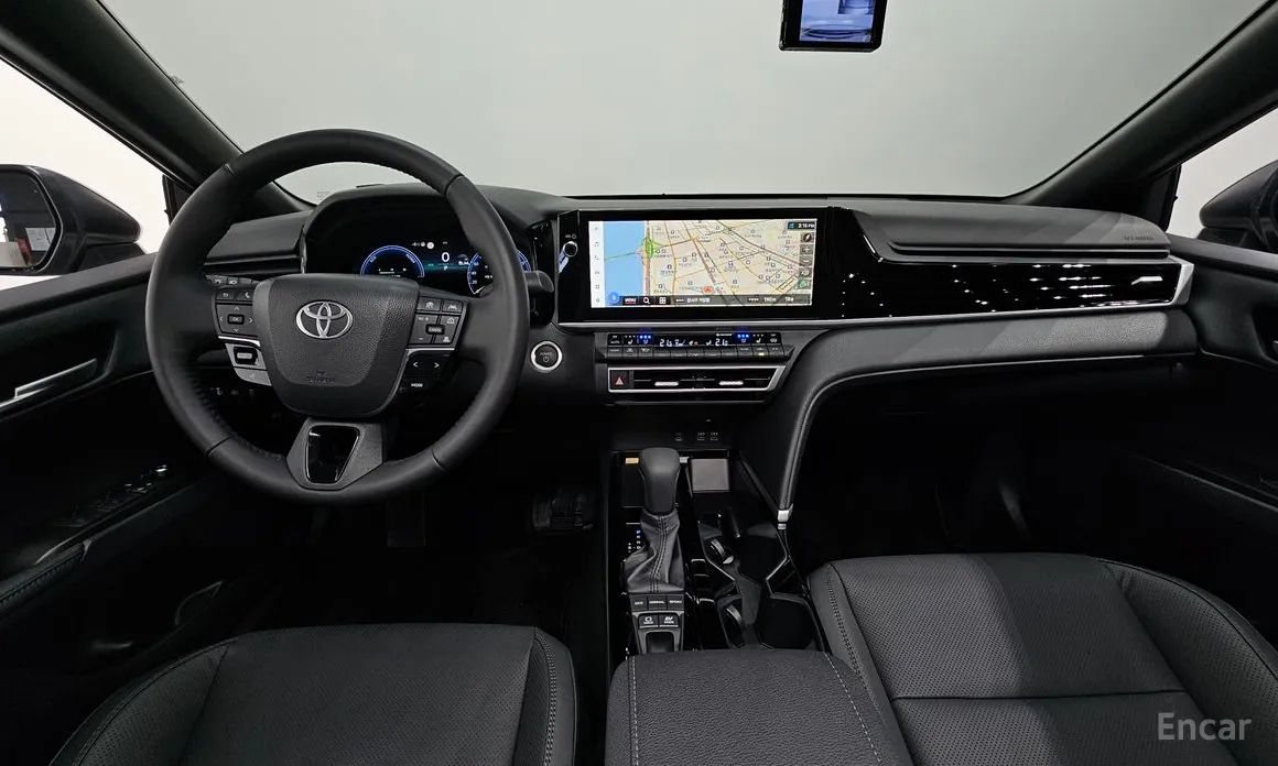 Фото 7 - Toyota Camry