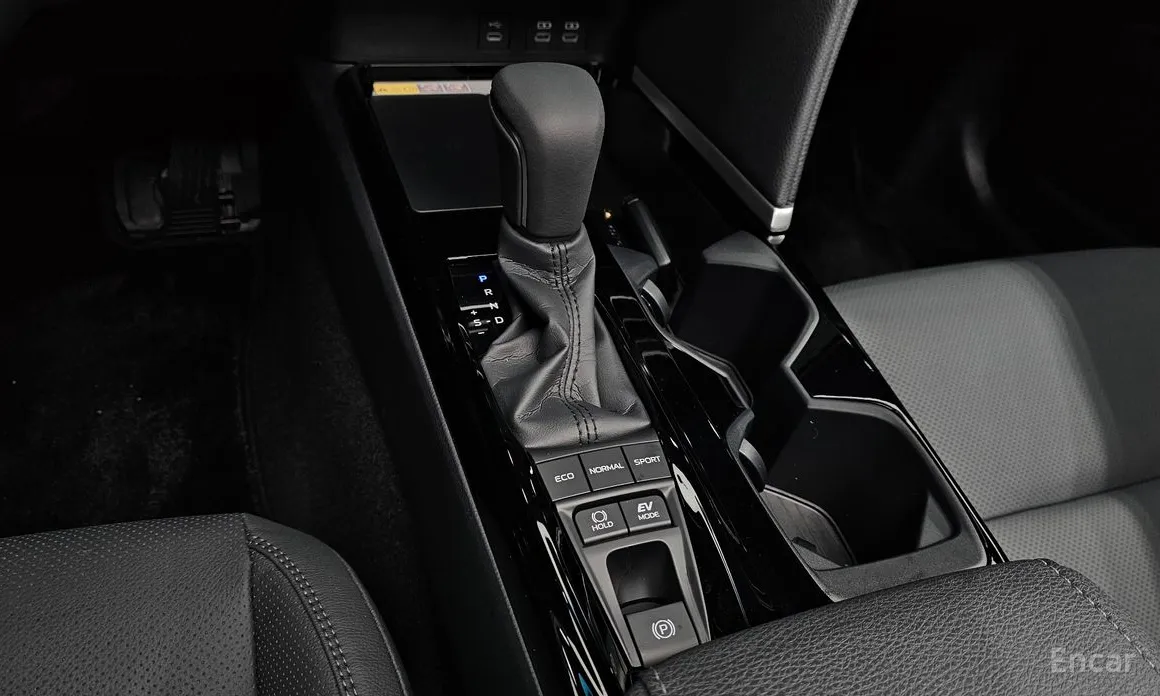 Фото 9 - Toyota Camry