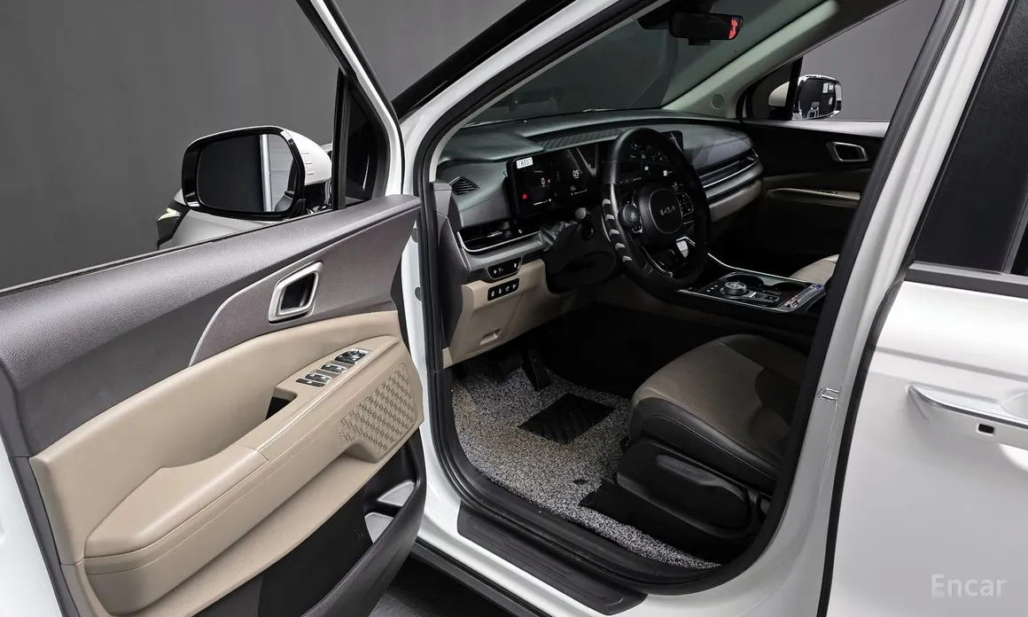 Photo 10 - Kia Carnival