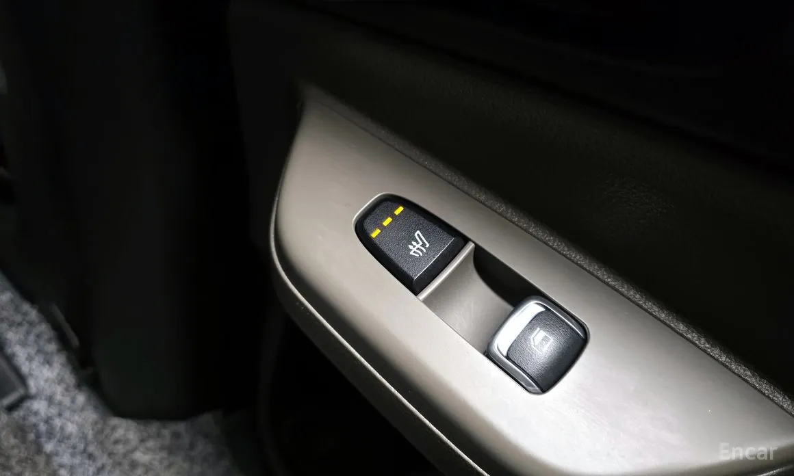 Photo 18 - Kia Carnival