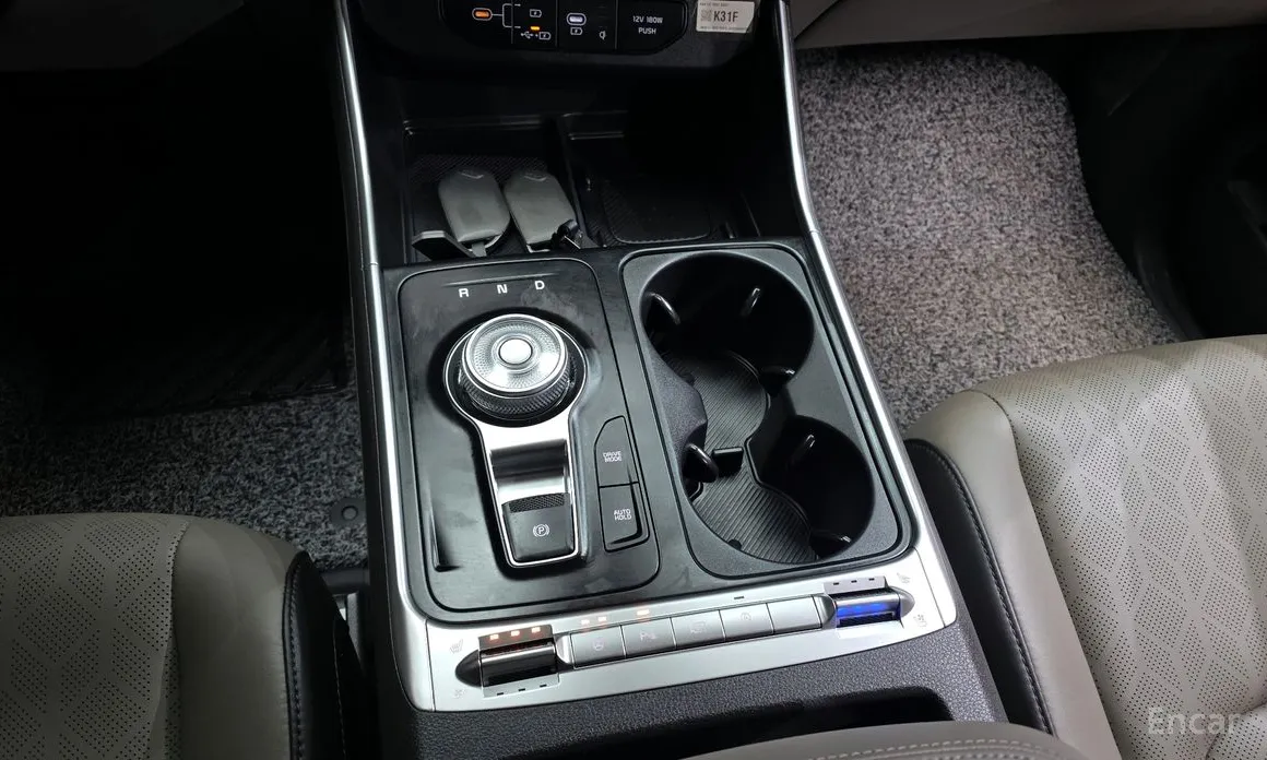 Photo 9 - Kia Carnival