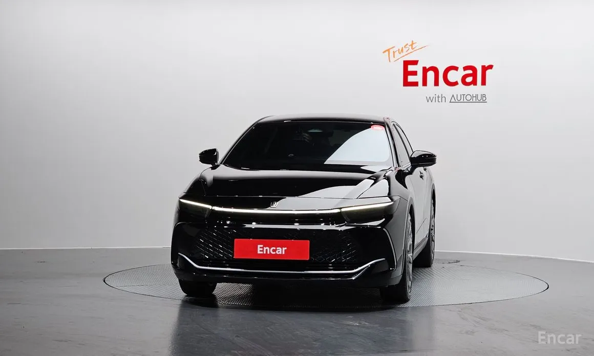 Фото 3 - Toyota Crown