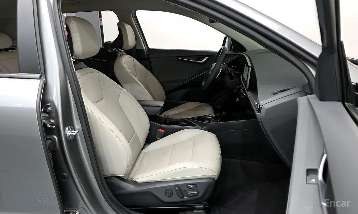 Фото 11 - Kia Niro