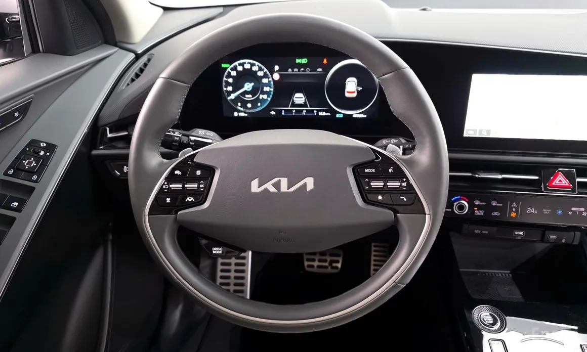 Фото 13 - Kia Niro