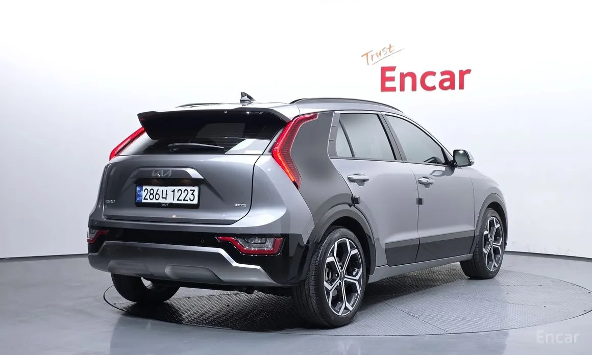 Фото 2 - Kia Niro