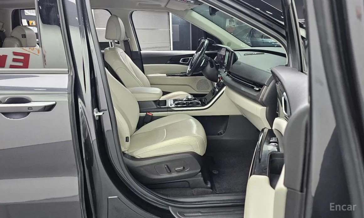 Фото 11 - Kia Carnival