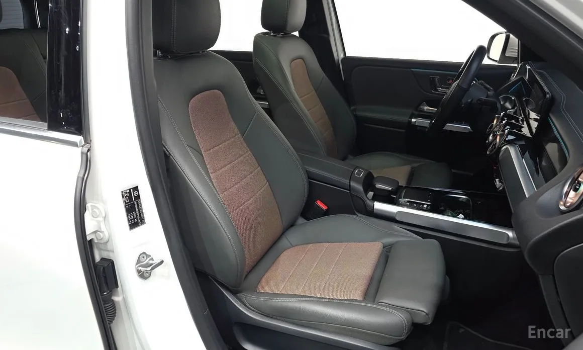 Фото 10 - Mercedes-Benz EQB