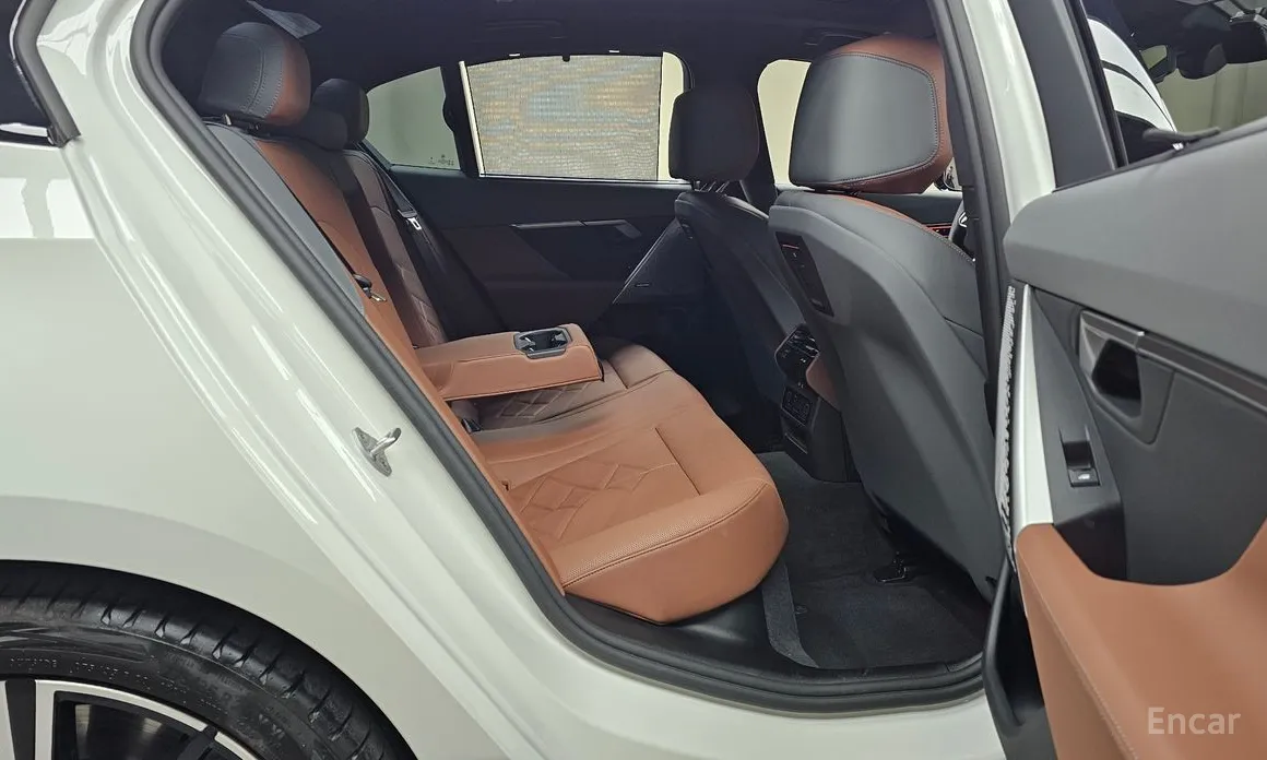 Фото 12 - BMW 5 Series