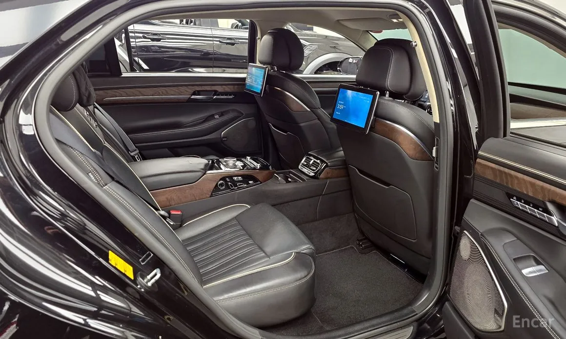 Фото 12 - Genesis G90