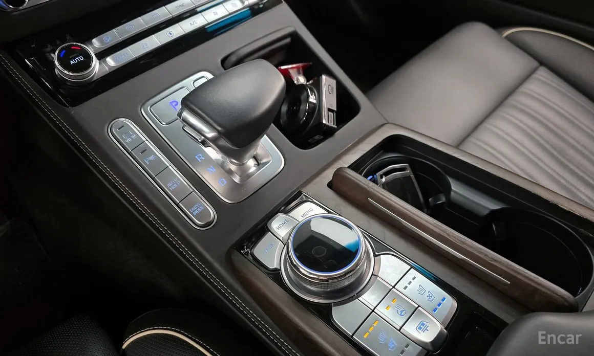 Фото 9 - Genesis G90