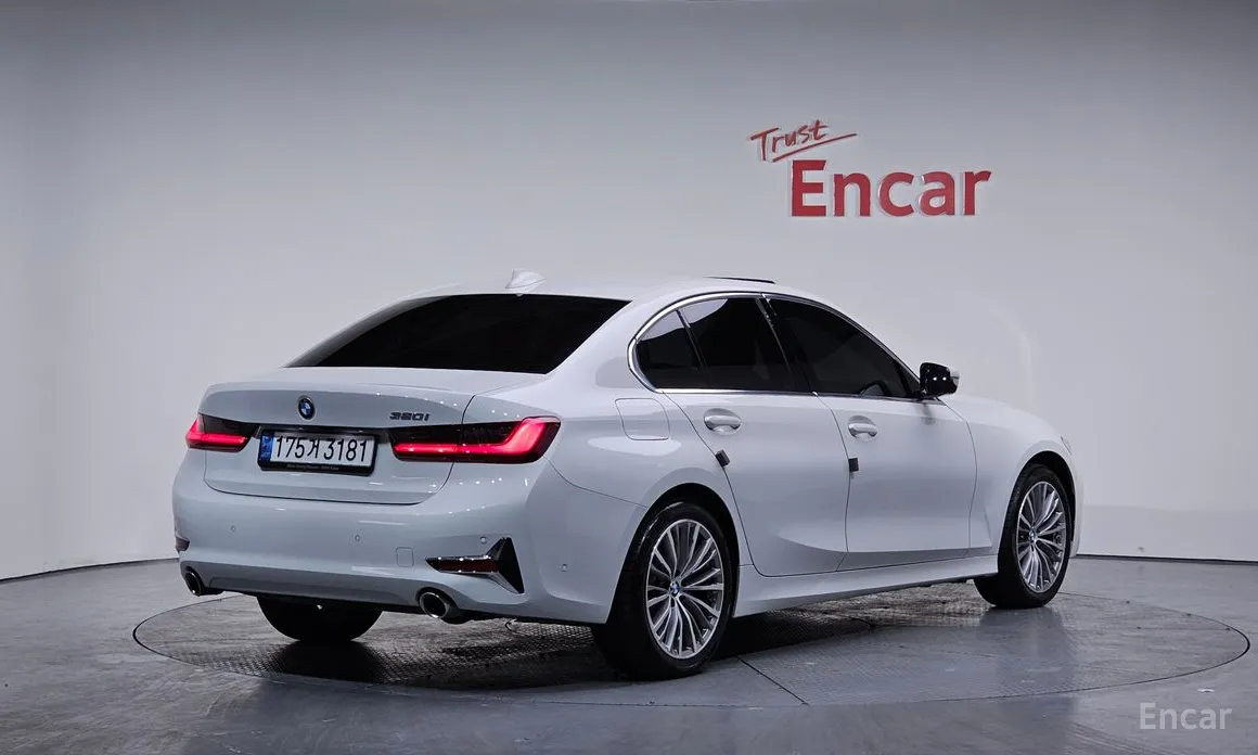 Фото 2 - BMW 3 Series