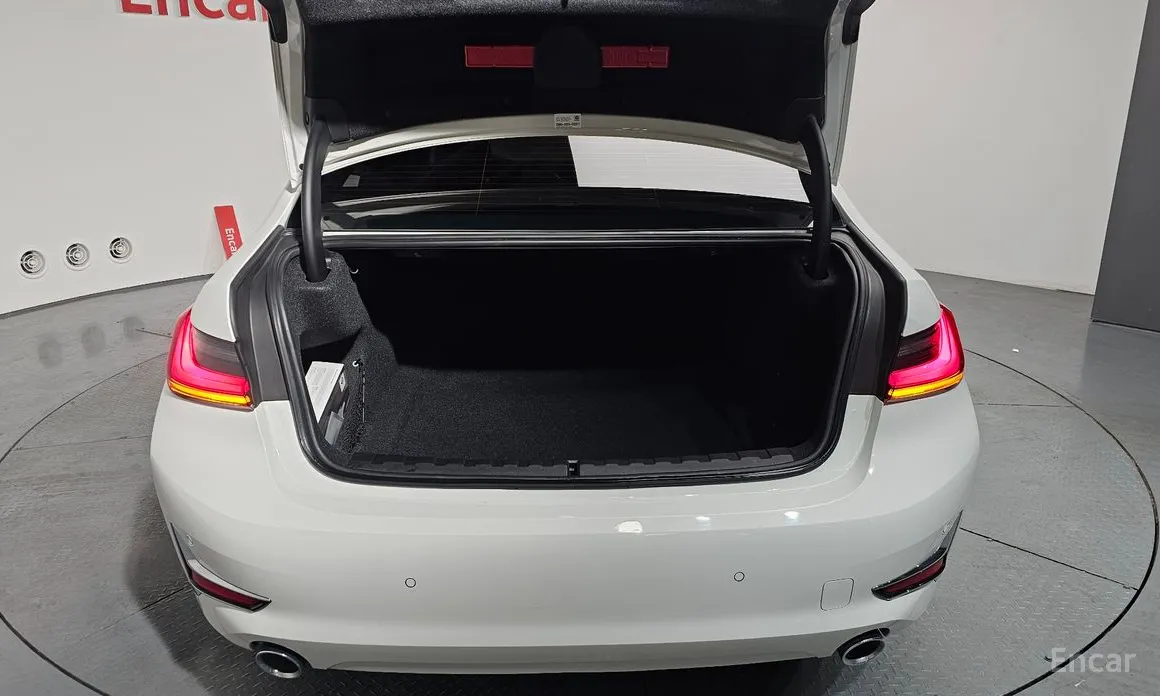 Фото 20 - BMW 3 Series