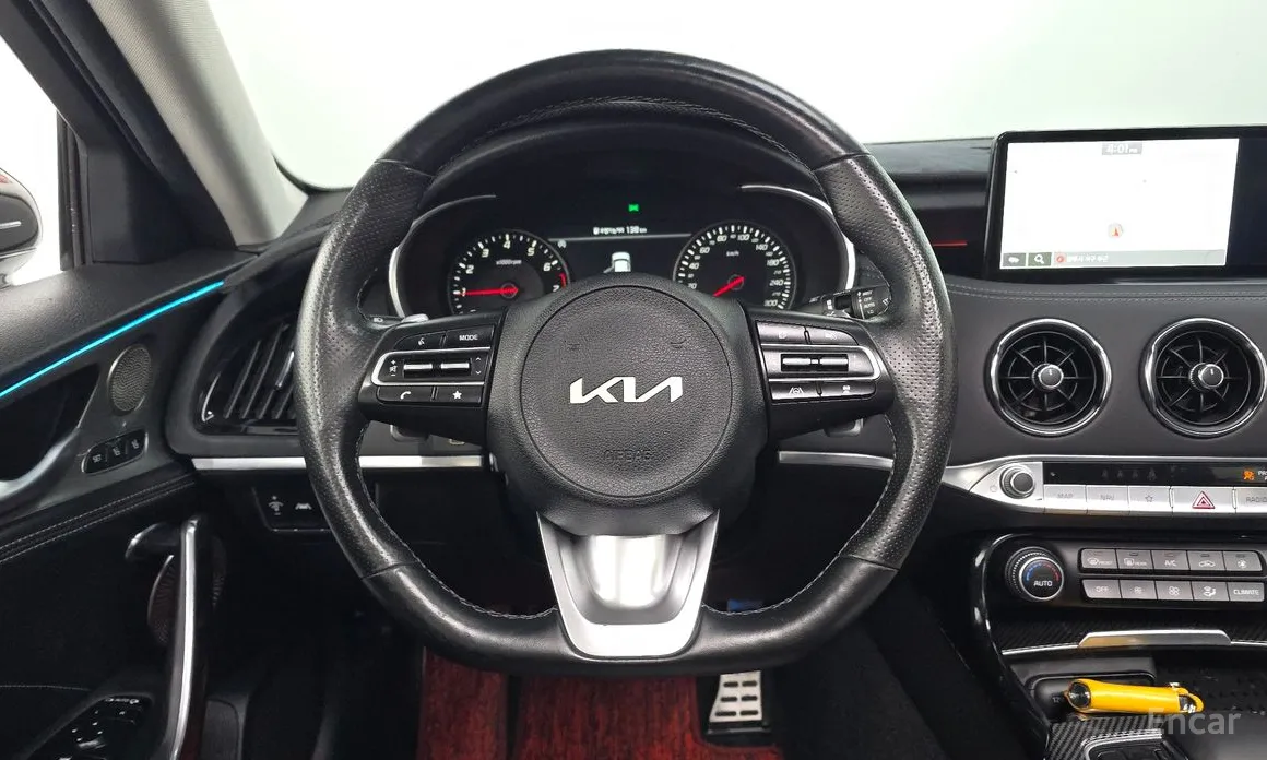 Фото 13 - Kia Stinger