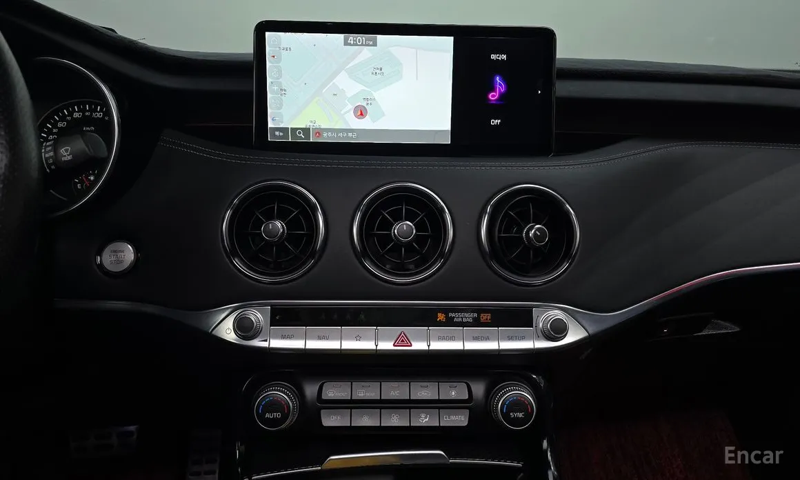 Фото 14 - Kia Stinger