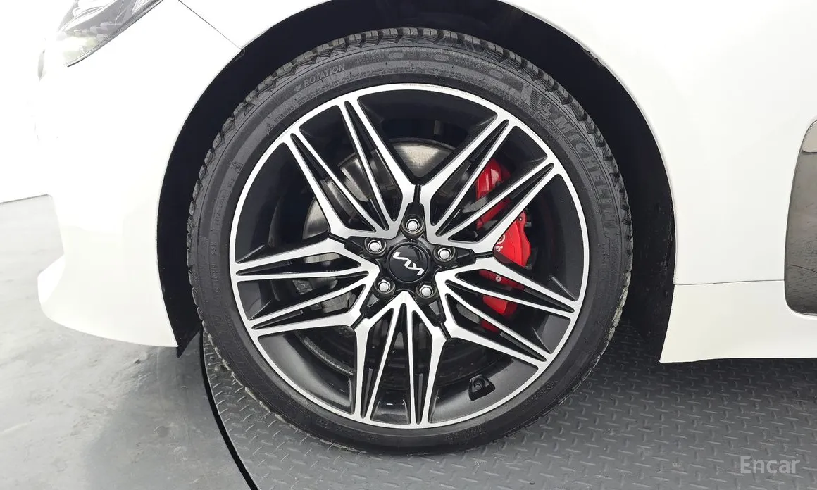 Фото 5 - Kia Stinger