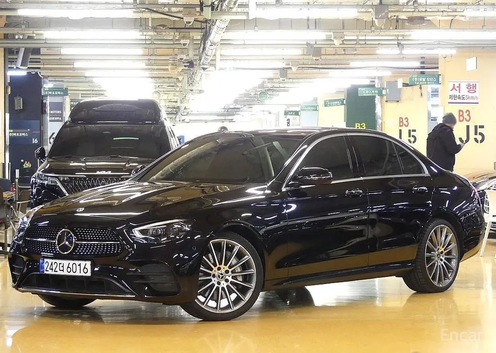 Фото 1 - Mercedes-Benz E-Class