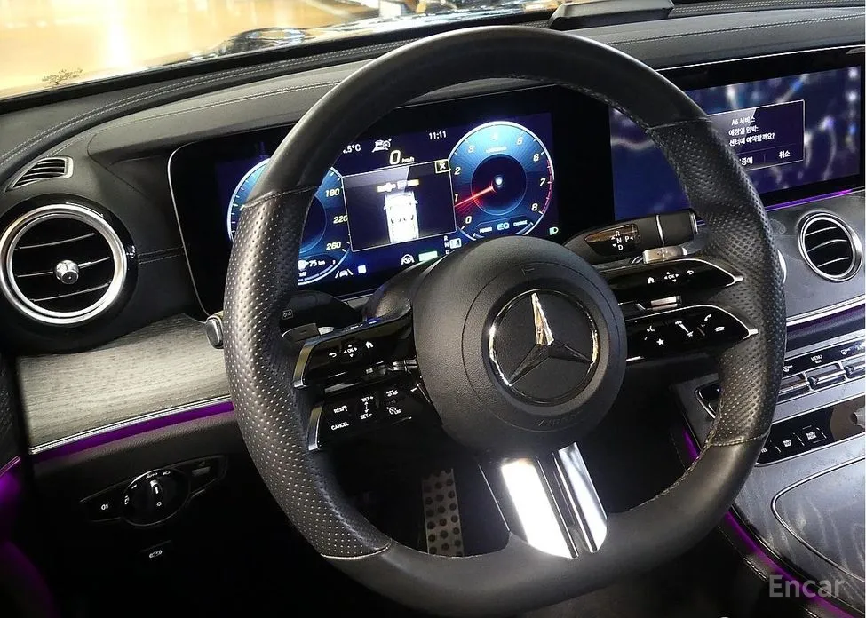 Фото 12 - Mercedes-Benz E-Class