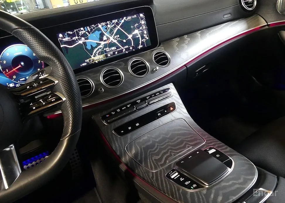 Фото 16 - Mercedes-Benz E-Class