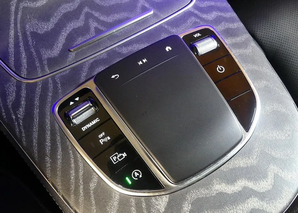 Фото 17 - Mercedes-Benz E-Class